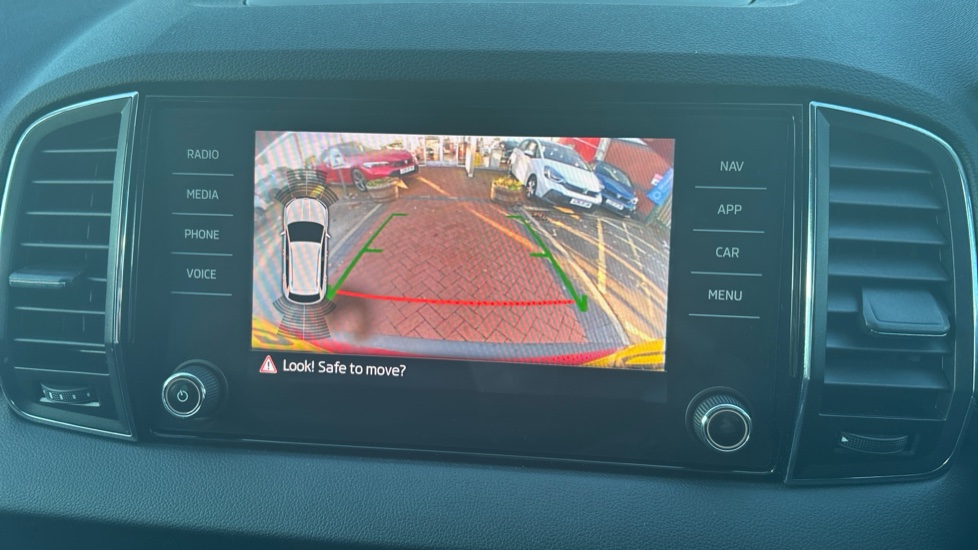 Skoda Karoq 1.5 TSI SE L 5dr DSG Petrol Estate - Image 32