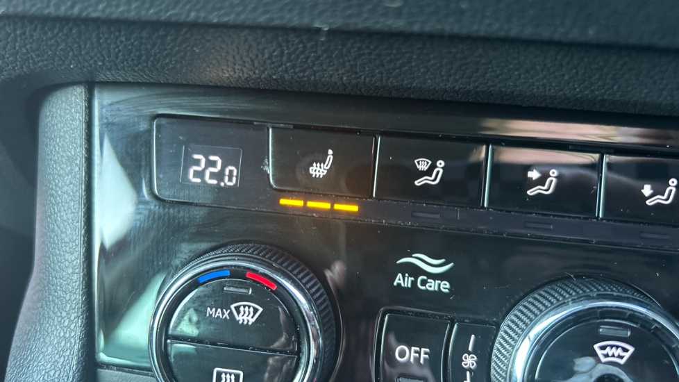 Skoda Karoq 1.5 TSI SE L 5dr DSG Petrol Estate - Image 34