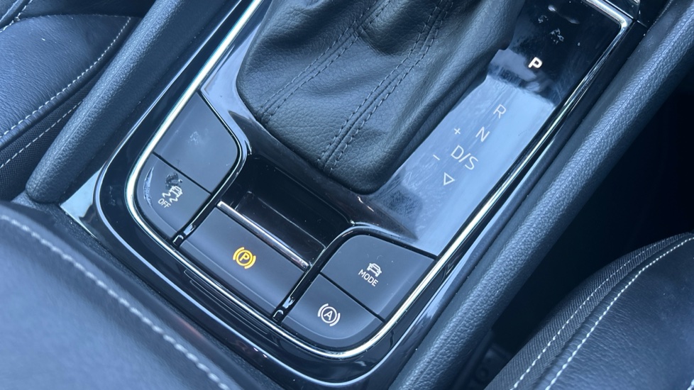 Skoda Karoq 1.5 TSI SE L 5dr DSG Petrol Estate - Image 37