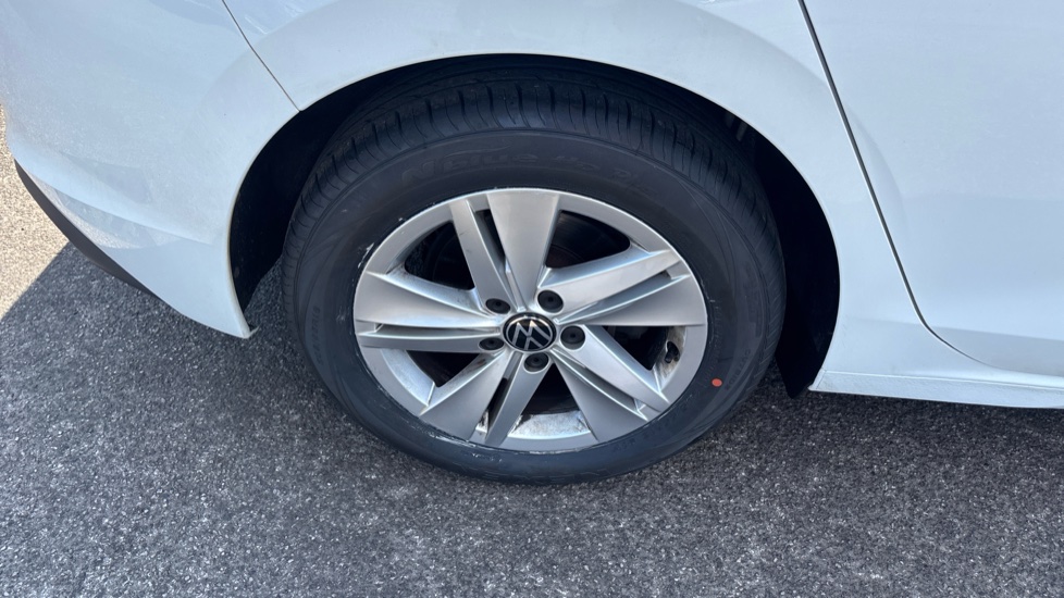 Volkswagen Golf 1.5 TSI 150 Life 5dr Petrol Hatchback - Image 23