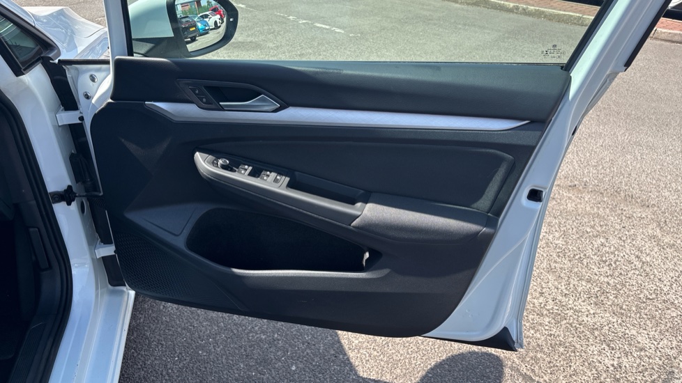 Volkswagen Golf 1.5 TSI 150 Life 5dr Petrol Hatchback - Image 25