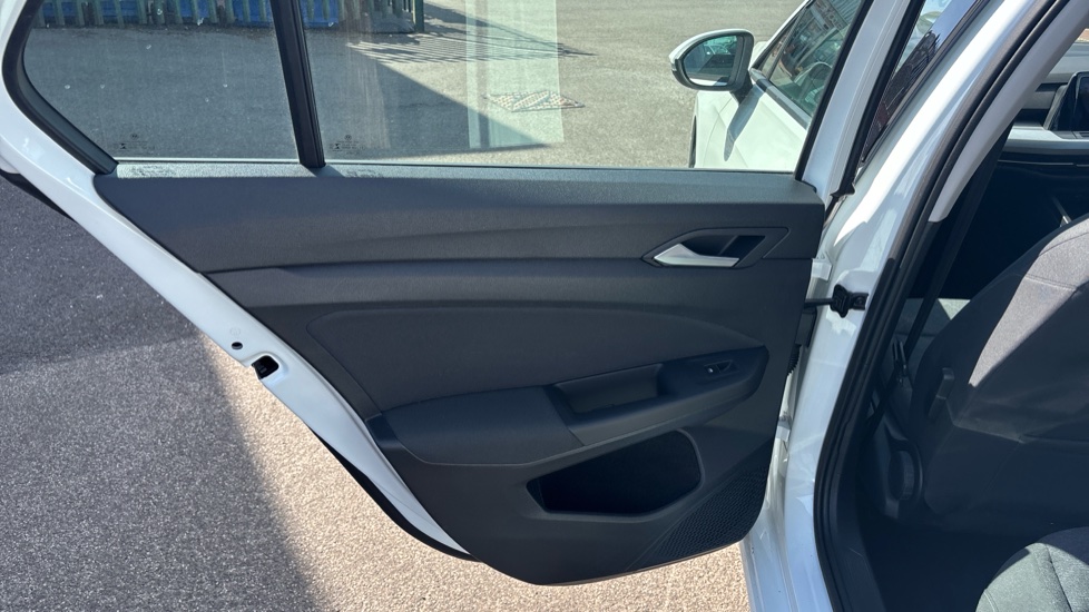 Volkswagen Golf 1.5 TSI 150 Life 5dr Petrol Hatchback - Image 27