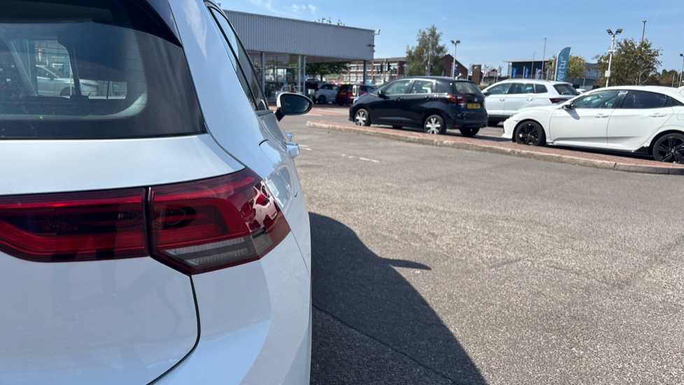Volkswagen Golf 1.5 TSI 150 Life 5dr Petrol Hatchback - Image 30