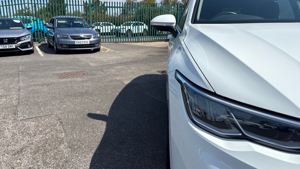 Volkswagen Golf 1.5 TSI 150 Life 5dr Petrol Hatchback - Image 31
