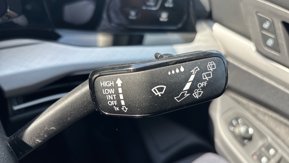 Volkswagen Golf 1.5 TSI 150 Life 5dr Petrol Hatchback - Image 34