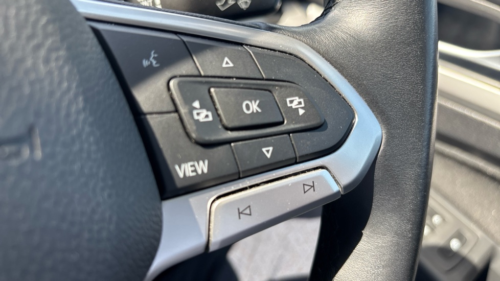 Volkswagen Golf 1.5 TSI 150 Life 5dr Petrol Hatchback - Image 37