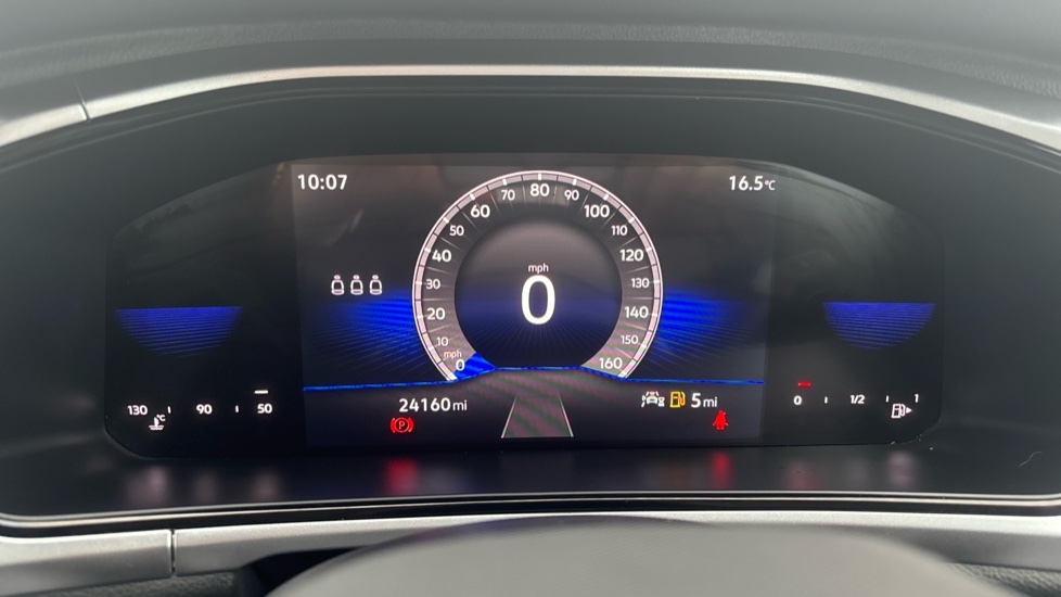 Volkswagen T-Roc 1.5 TSI Life 5dr Petrol Hatchback - Image 18
