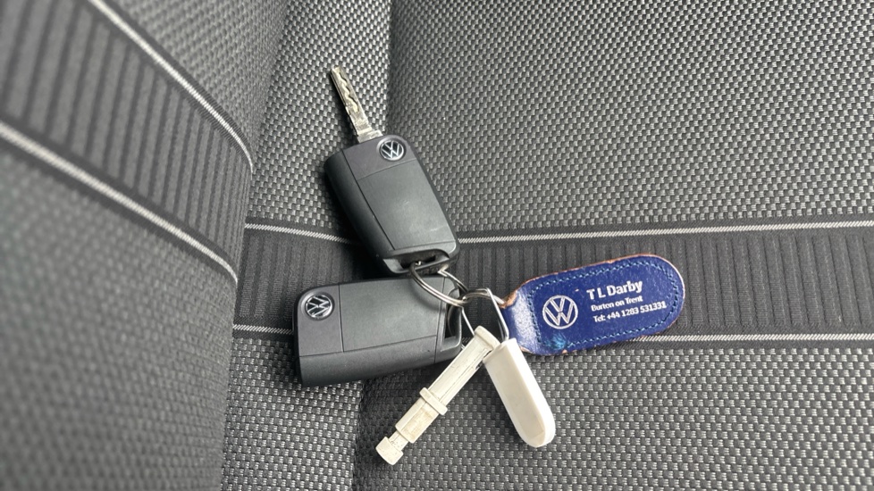 Volkswagen T-Roc 1.5 TSI Life 5dr Petrol Hatchback - Image 20