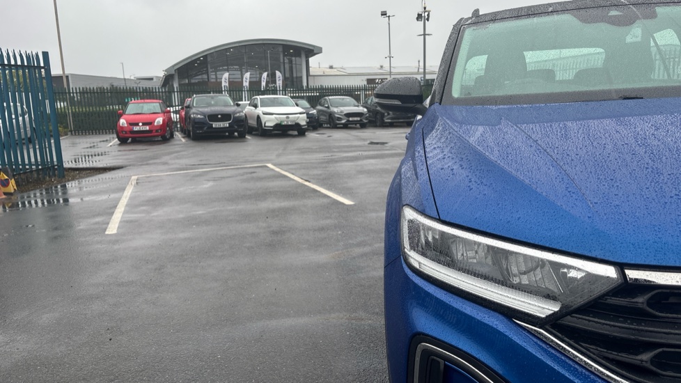 Volkswagen T-Roc 1.5 TSI Life 5dr Petrol Hatchback - Image 25