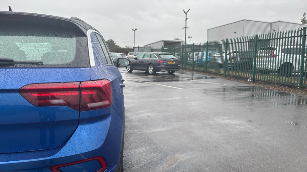 Volkswagen T-Roc 1.5 TSI Life 5dr Petrol Hatchback - Image 28