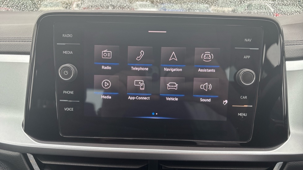 Volkswagen T-Roc 1.5 TSI Life 5dr Petrol Hatchback - Image 40