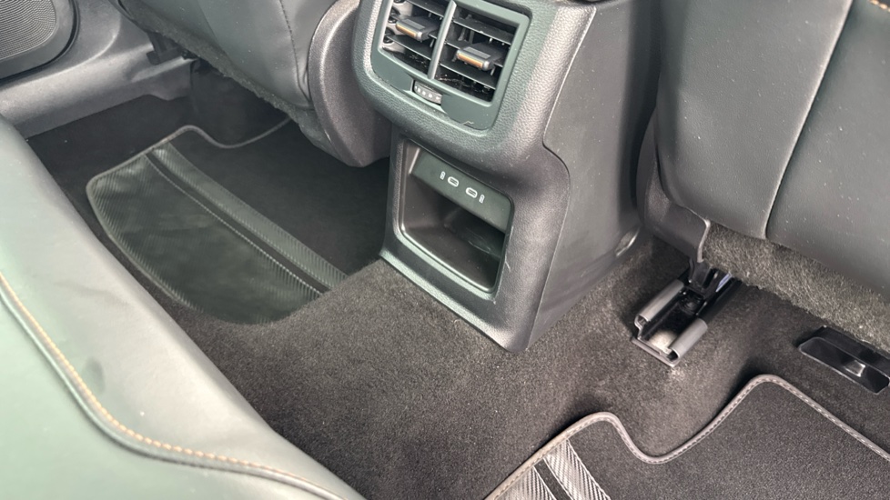 CUPRA Ateca 1.5 EcoTSI V2 5dr DSG Petrol Estate - Image 32