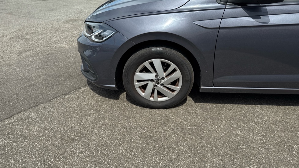 Volkswagen Polo 1.0 TSI Life 5dr DSG Petrol Hatchback - Image 38