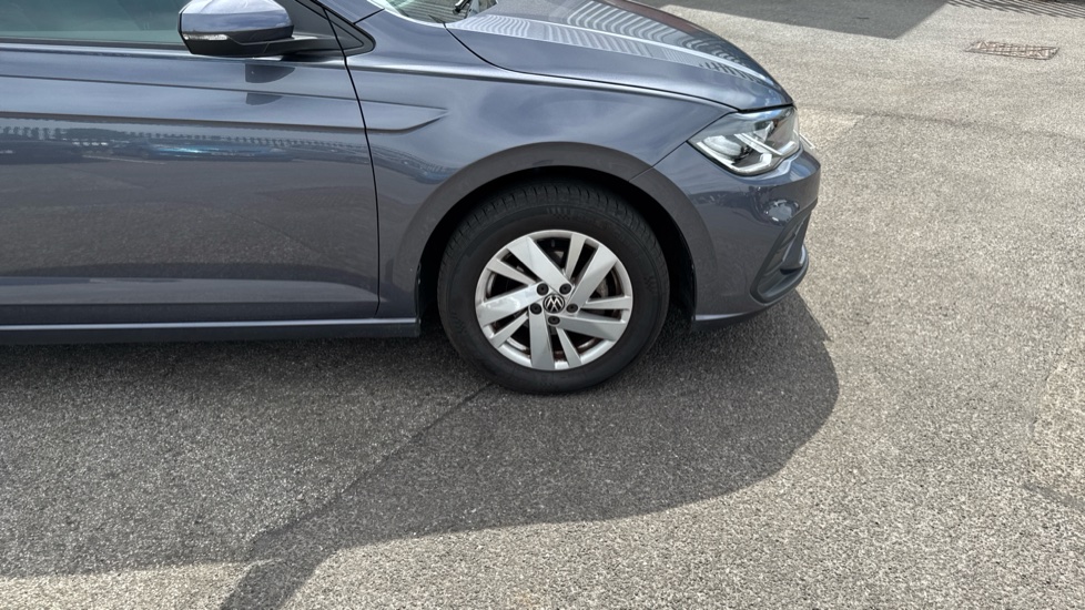 Volkswagen Polo 1.0 TSI Life 5dr DSG Petrol Hatchback - Image 43