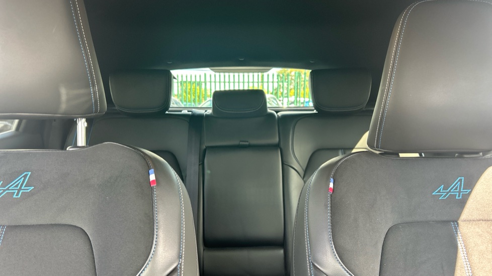 Renault Arkana 1.6 E-Tech FHEV 145 Esprit Alpine 5dr Auto Hybrid Estate - Image 15