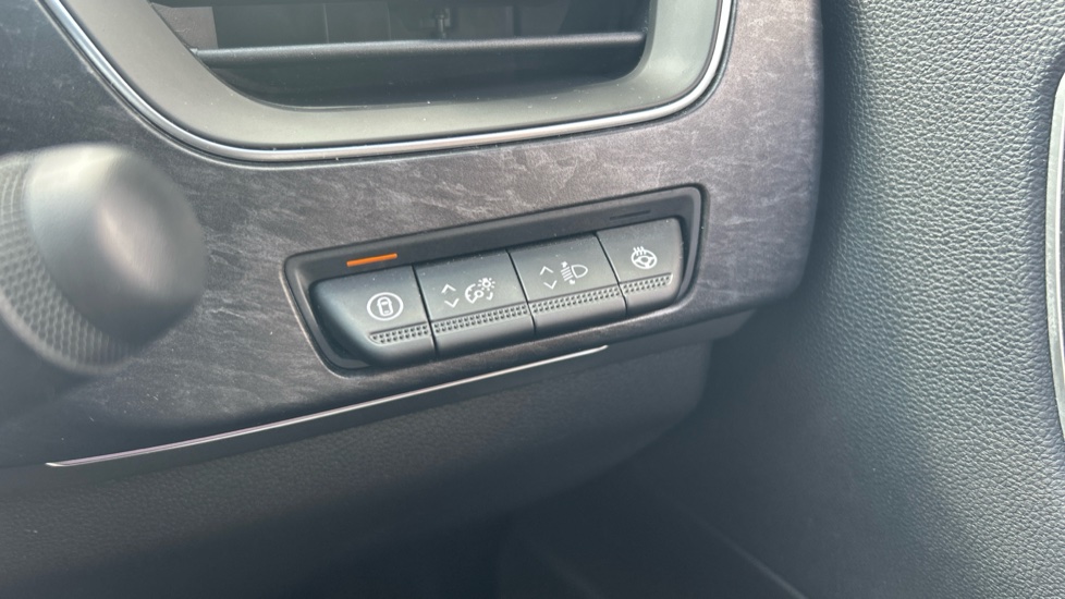 Renault Arkana 1.6 E-Tech FHEV 145 Esprit Alpine 5dr Auto Hybrid Estate - Image 25