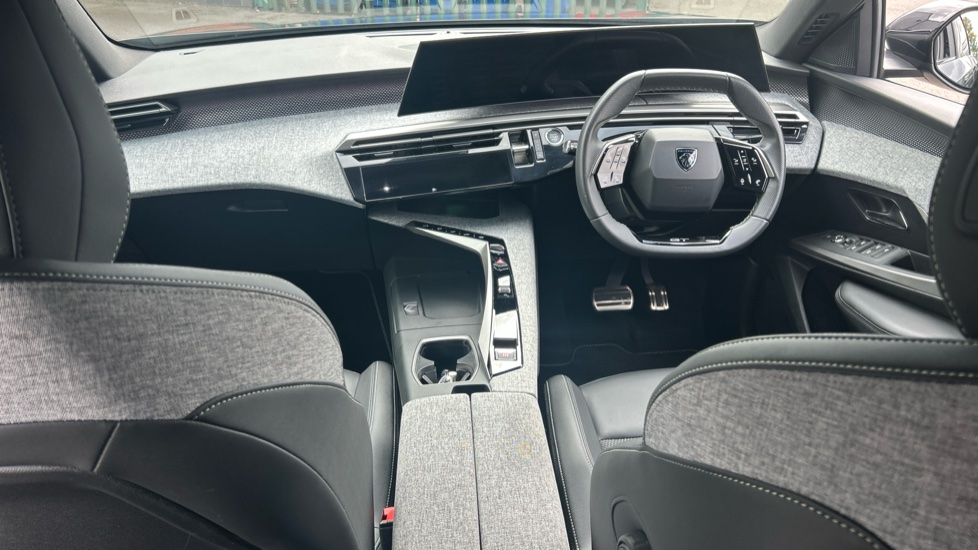 Peugeot 3008 1.2 Hybrid 136 GT 5dr e-DSC6 Petrol Estate - Image 10
