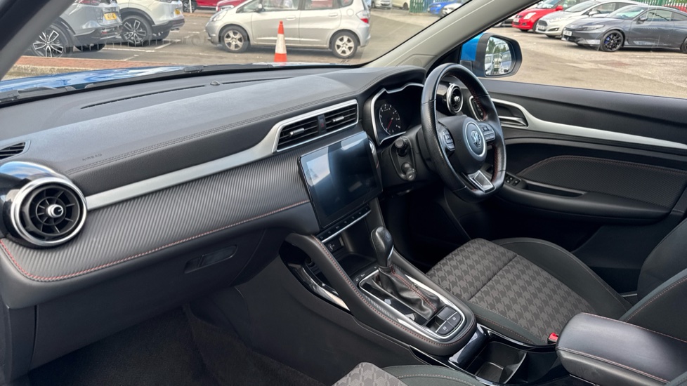MG ZS 1.0T GDi Excite 5dr DCT Petrol Hatchback - Image 9