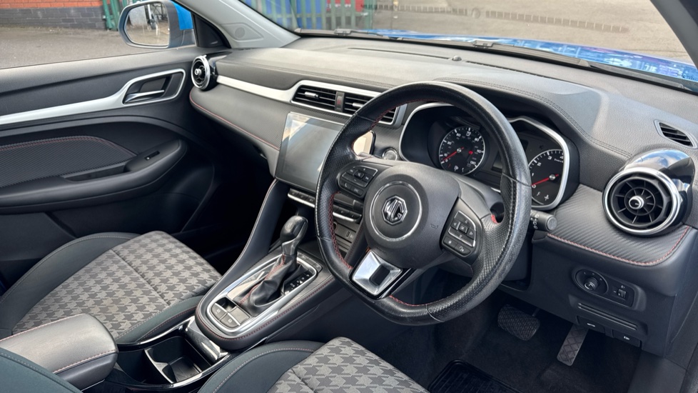 MG ZS 1.0T GDi Excite 5dr DCT Petrol Hatchback - Image 11