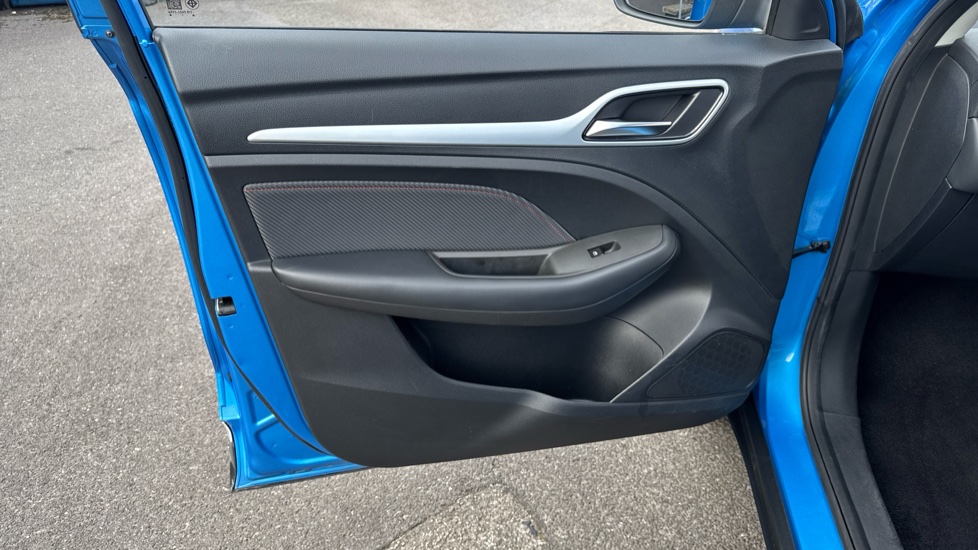 MG ZS 1.0T GDi Excite 5dr DCT Petrol Hatchback - Image 33