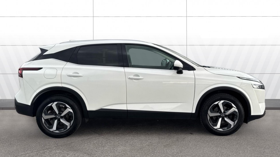 Nissan Qashqai 1.3 DiG-T MH N-Connecta 5dr Petrol Hatchback - Image 5