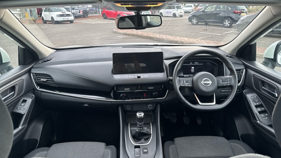Nissan Qashqai 1.3 DiG-T MH N-Connecta 5dr Petrol Hatchback - Image 10