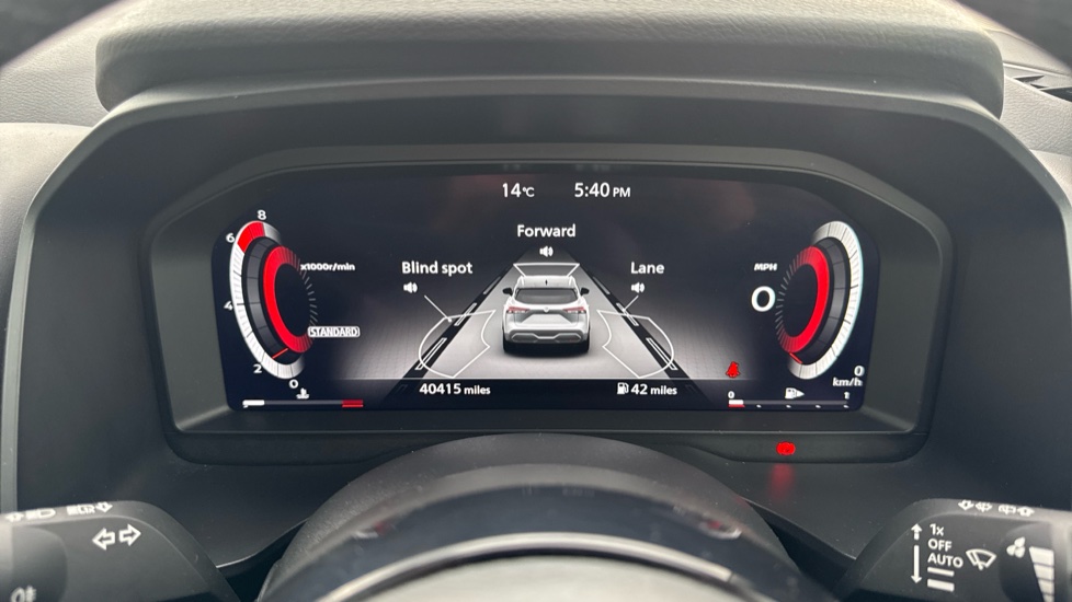 Nissan Qashqai 1.3 DiG-T MH N-Connecta 5dr Petrol Hatchback - Image 18