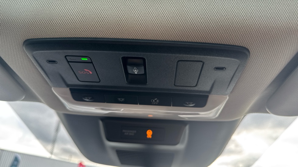 Nissan Qashqai 1.3 DiG-T MH N-Connecta 5dr Petrol Hatchback - Image 28