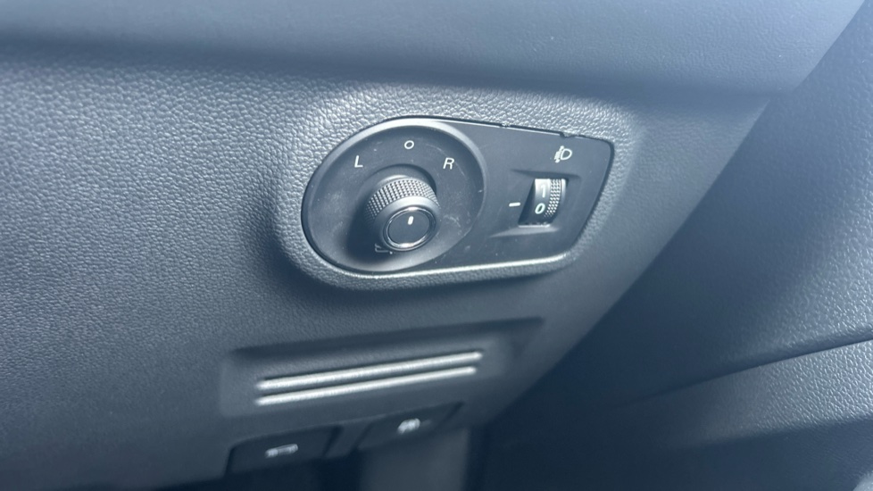 MG ZS 1.0T GDi Exclusive 5dr DCT Petrol Hatchback - Image 30