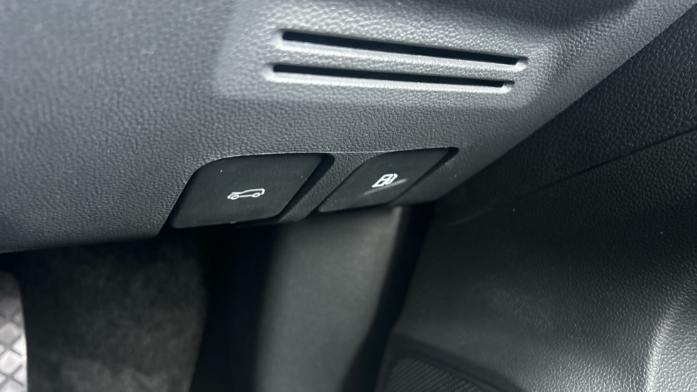 MG ZS 1.0T GDi Exclusive 5dr DCT Petrol Hatchback - Image 31
