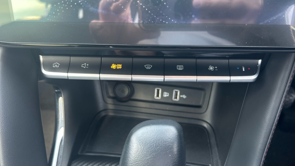 MG ZS 1.0T GDi Exclusive 5dr DCT Petrol Hatchback - Image 32
