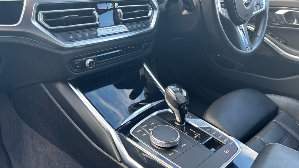 BMW 3 Series 330e M Sport Pro Edition 4dr Step Auto Saloon - Image 13