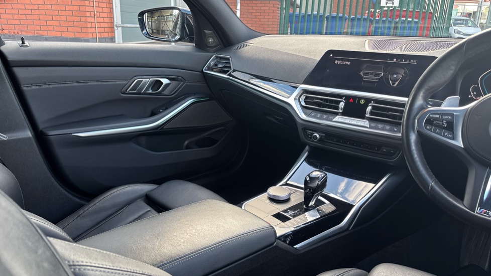 BMW 3 Series 330e M Sport Pro Edition 4dr Step Auto Saloon - Image 14