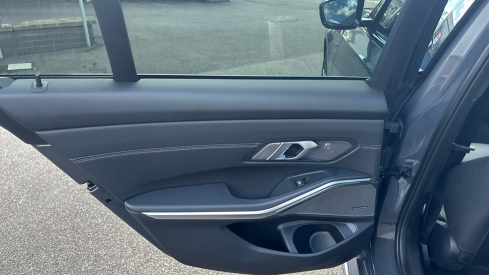 BMW 3 Series 330e M Sport Pro Edition 4dr Step Auto Saloon - Image 30