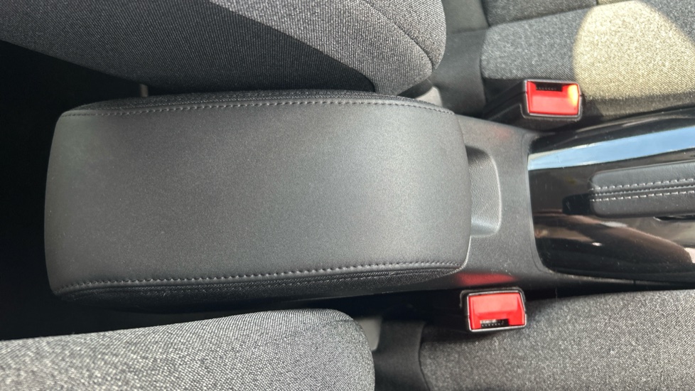 Citroen C4 Cactus 1.2 PureTech Flair 5dr [6 Speed] Petrol Hatchback - Image 29