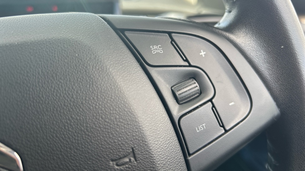 Citroen C4 Cactus 1.2 PureTech Flair 5dr [6 Speed] Petrol Hatchback - Image 33
