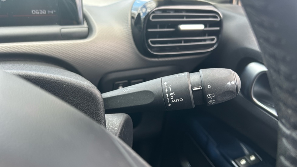 Citroen C4 Cactus 1.2 PureTech Flair 5dr [6 Speed] Petrol Hatchback - Image 35
