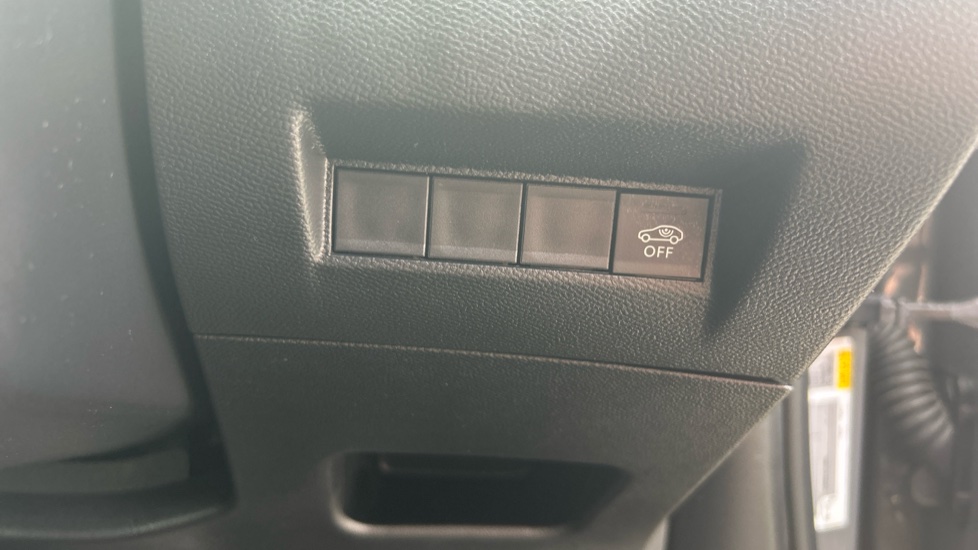 Peugeot 2008 100kW GT 50kWh 5dr Auto Electric Estate - Image 25