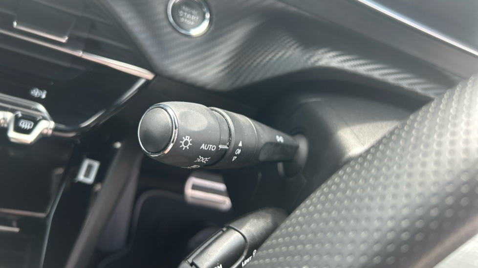 Peugeot 2008 100kW GT 50kWh 5dr Auto Electric Estate - Image 27