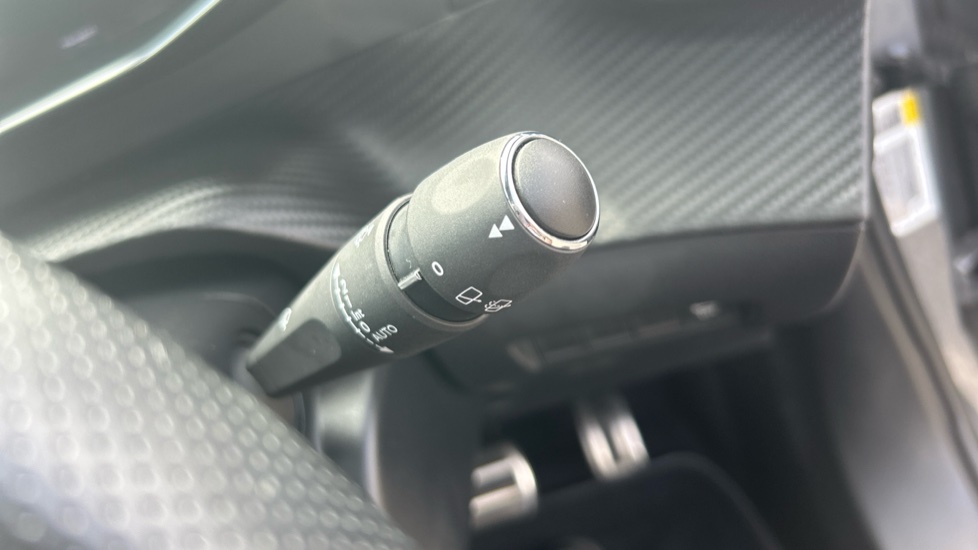 Peugeot 2008 100kW GT 50kWh 5dr Auto Electric Estate - Image 28