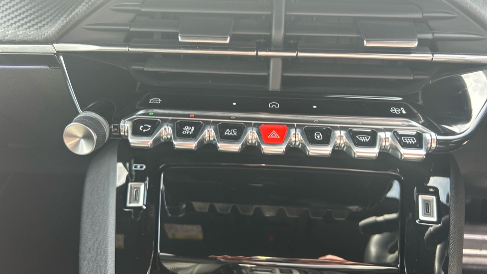 Peugeot 2008 100kW GT 50kWh 5dr Auto Electric Estate - Image 33