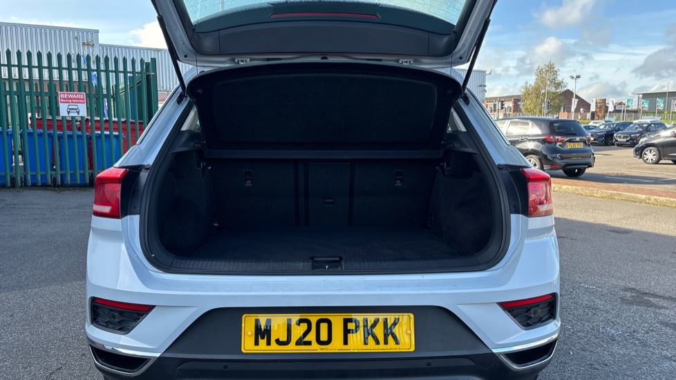 Volkswagen T-Roc 1.5 TSI EVO SE 5dr Petrol Hatchback - Image 4