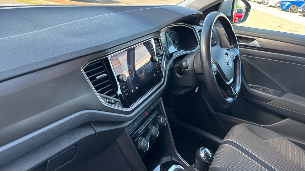 Volkswagen T-Roc 1.5 TSI EVO SE 5dr Petrol Hatchback - Image 9