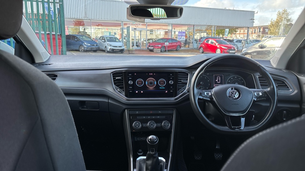 Volkswagen T-Roc 1.5 TSI EVO SE 5dr Petrol Hatchback - Image 10