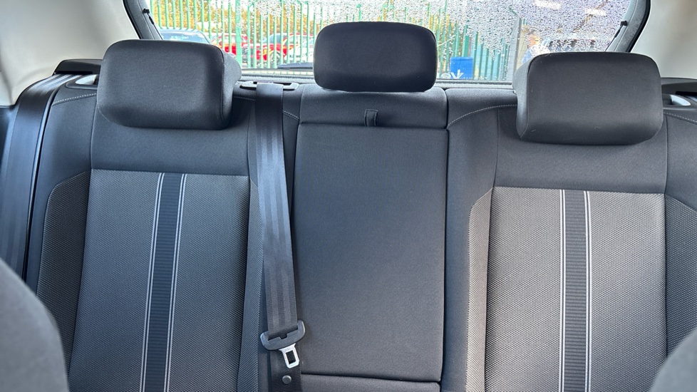 Volkswagen T-Roc 1.5 TSI EVO SE 5dr Petrol Hatchback - Image 15