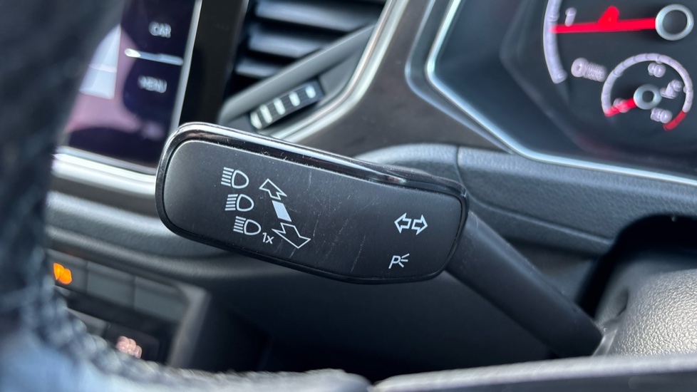 Volkswagen T-Roc 1.5 TSI EVO SE 5dr Petrol Hatchback - Image 38