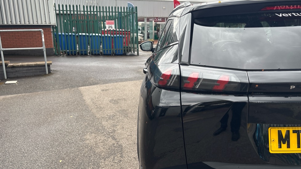 Peugeot 2008 1.2 PureTech 130 GT 5dr Petrol Estate - Image 27