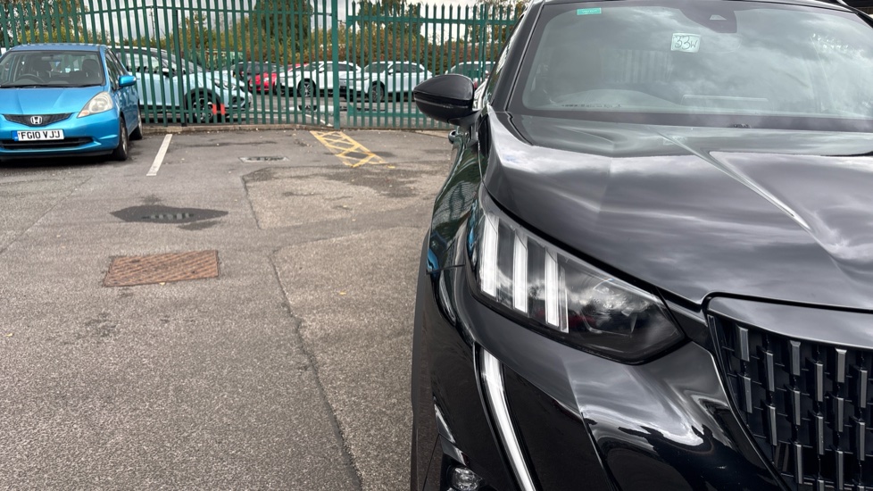 Peugeot 2008 1.2 PureTech 130 GT 5dr Petrol Estate - Image 31