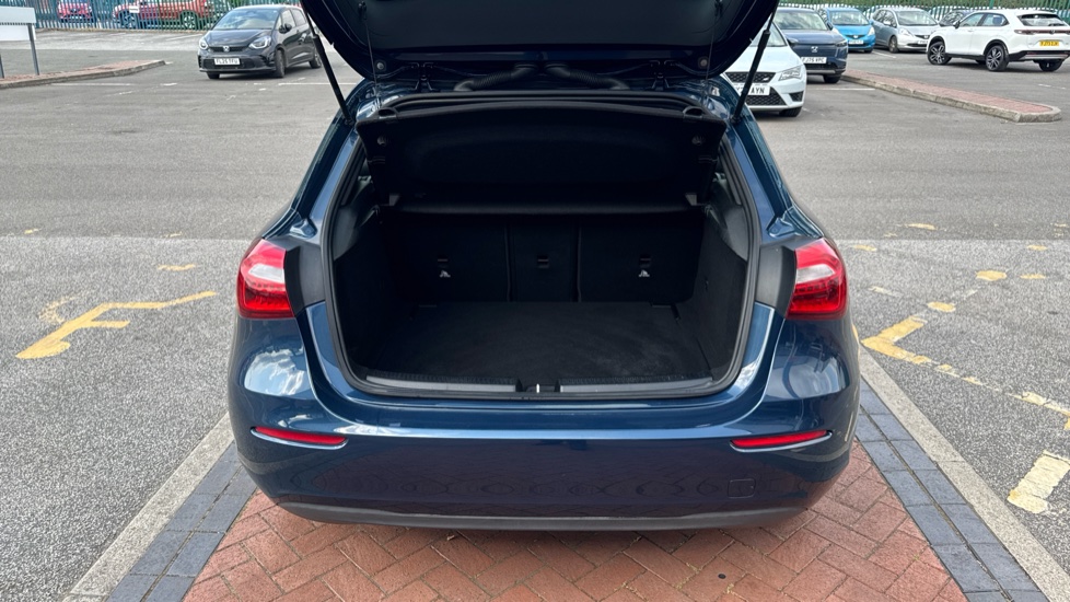 Mercedes-Benz A-Class A180 SE 5dr Petrol Hatchback - Image 4