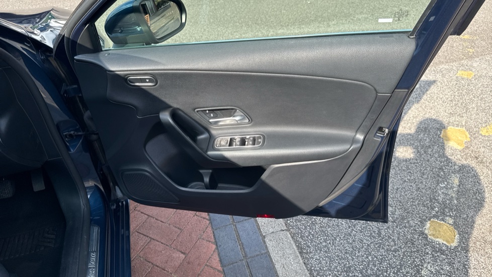 Mercedes-Benz A-Class A180 SE 5dr Petrol Hatchback - Image 29